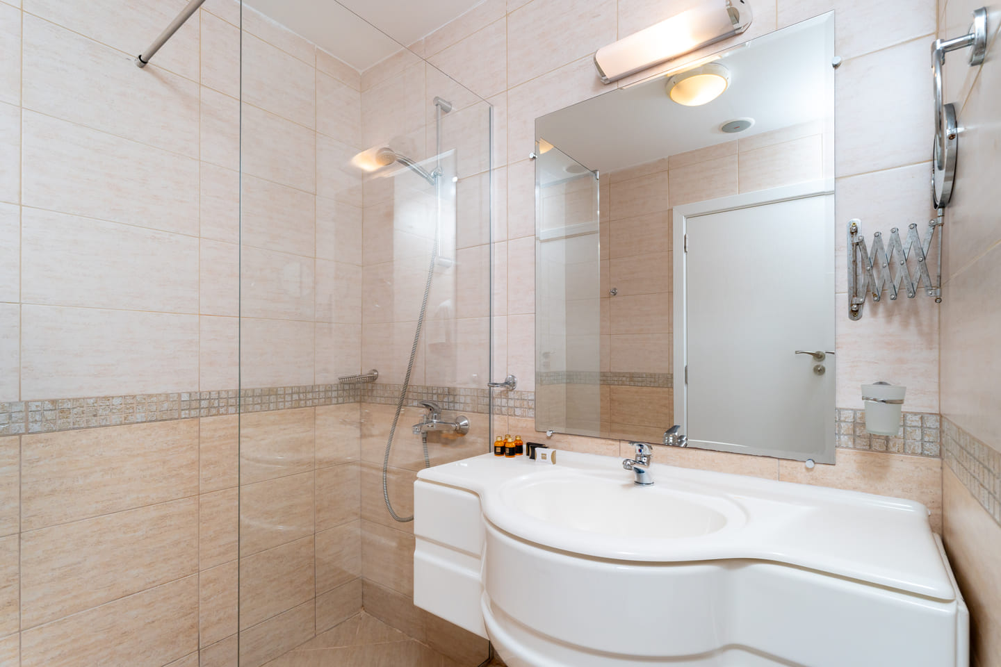 Promo_Bathroom.jpg