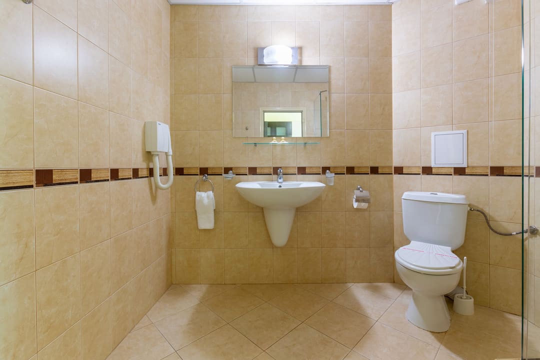 DBL_Bathroom_1.jpg