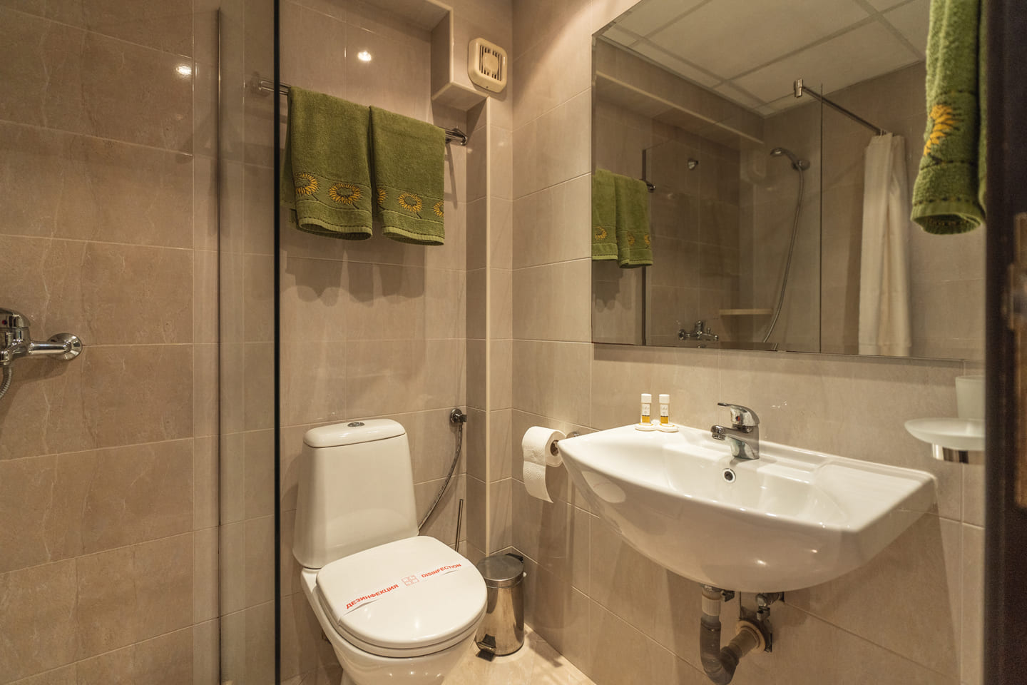 DBL_Bathroom.jpg