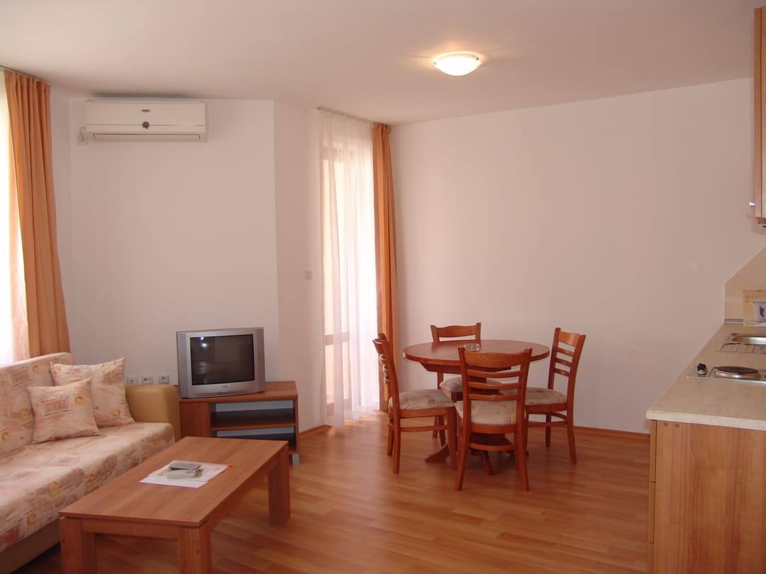 App_1_Bedroom_1.jpg