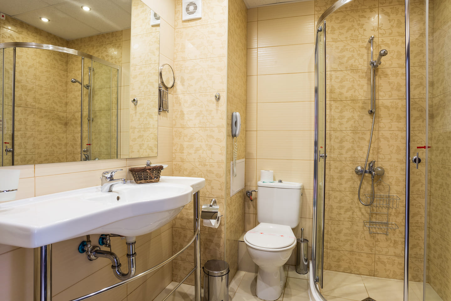 App_Bathroom.jpg