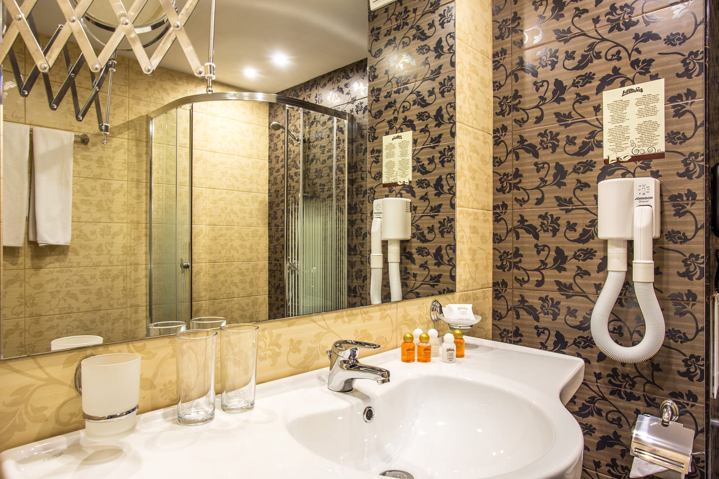 DBL_Bathroom.jpg