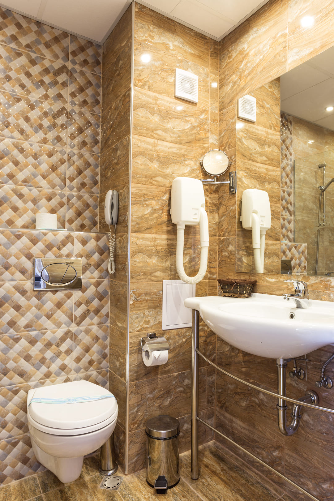 DBL_Bathroom_1.jpg
