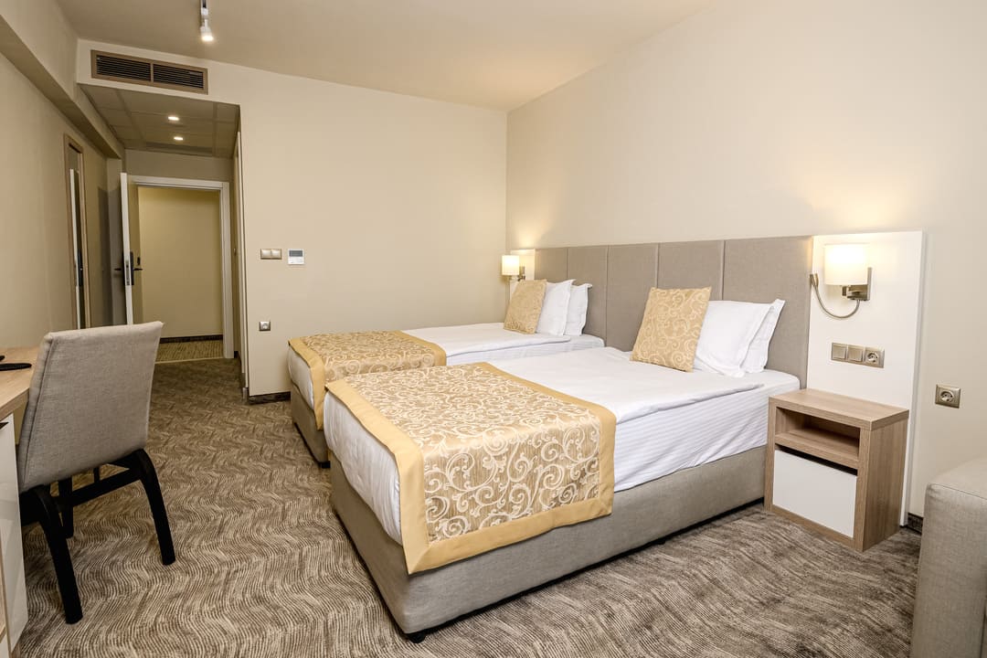 Twin_Room_1.jpg