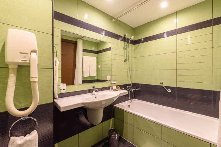 APT4-768x512.jpg