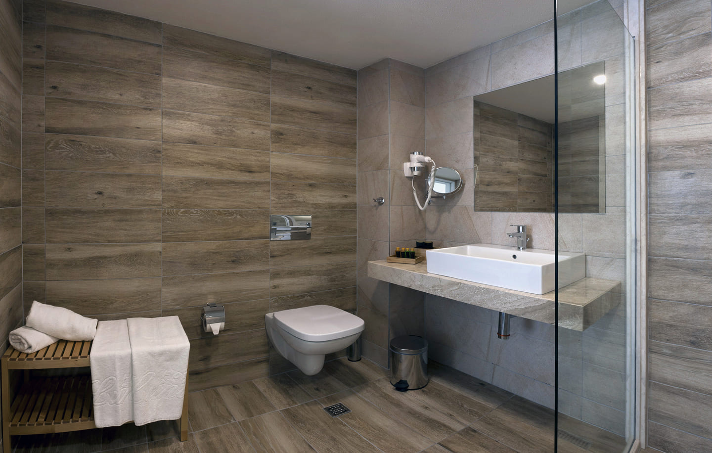 Family_Sea_Bathroom.jpg