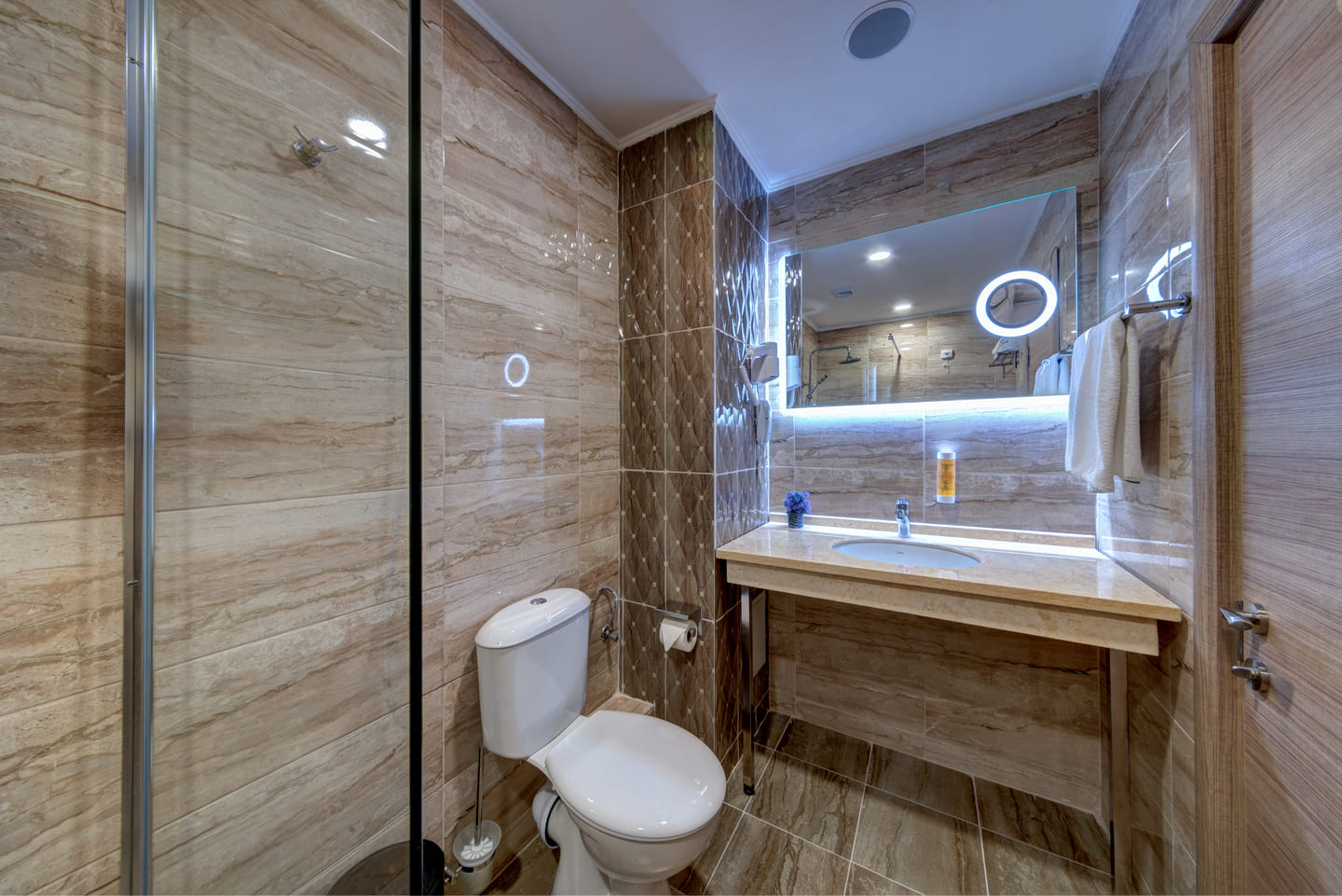 App_Bathroom_3.jpg