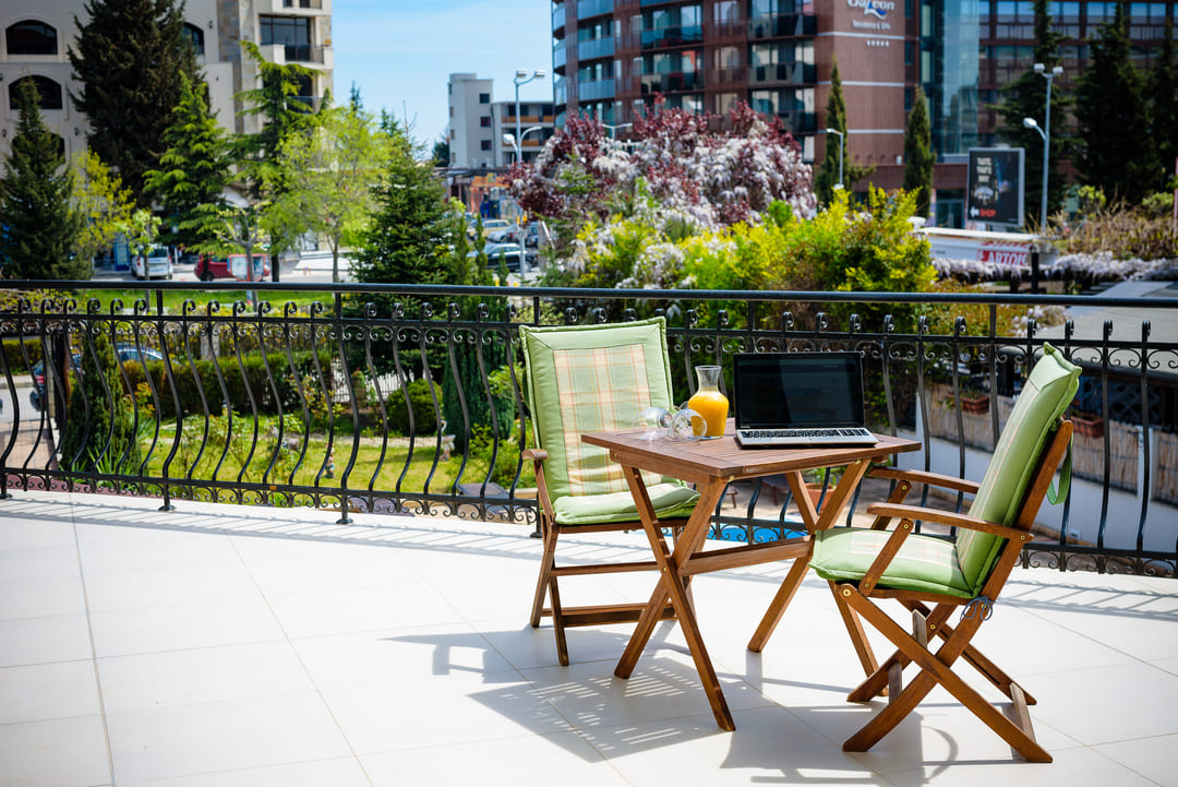 Studio_Balcony.jpg