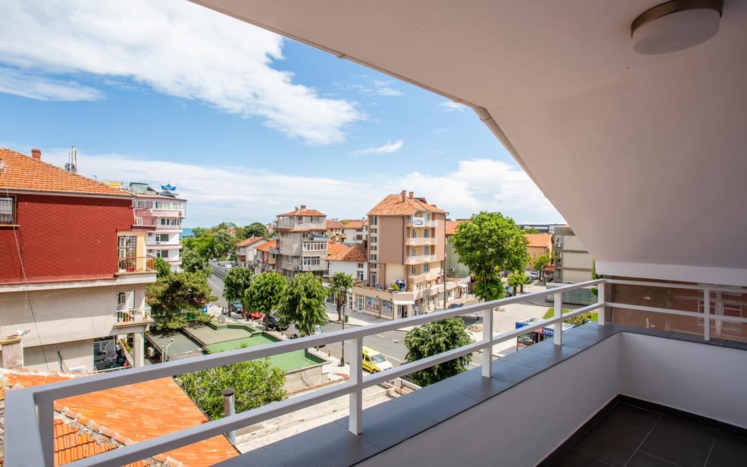 App_Balcony_3.jpg