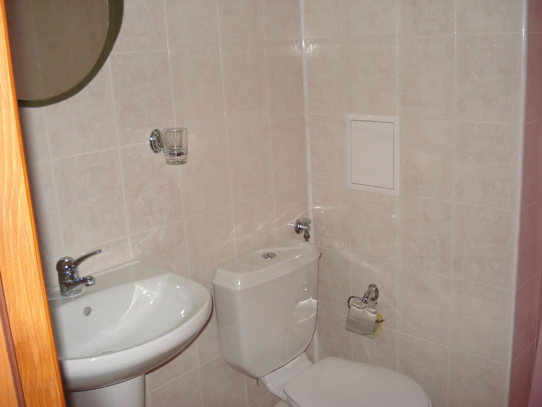 DBL_Bathroom.jpg
