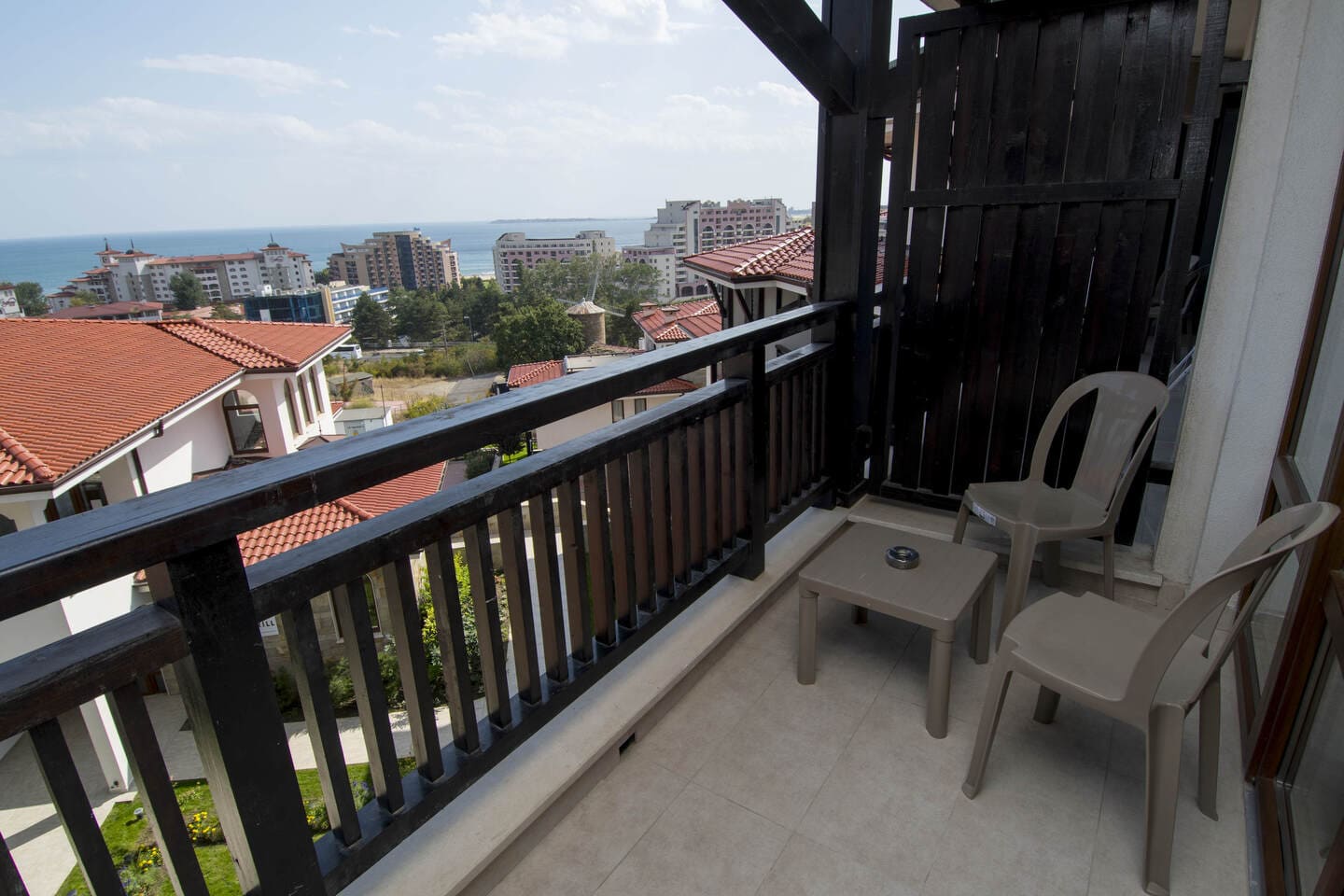 App_1_Bed_Balcony.jpg