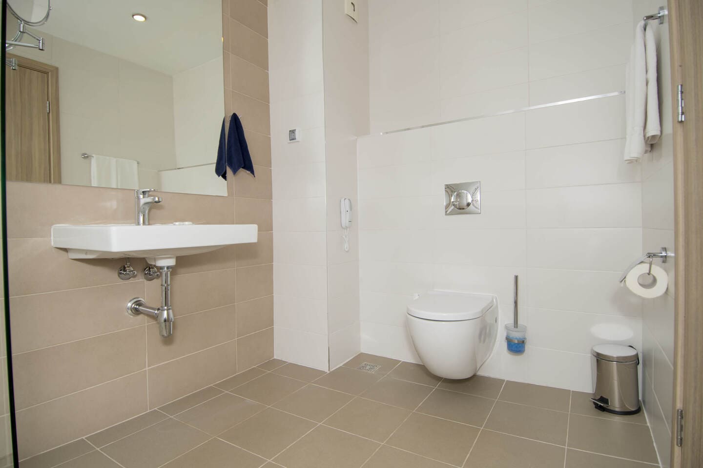 zBathroom_2.jpg