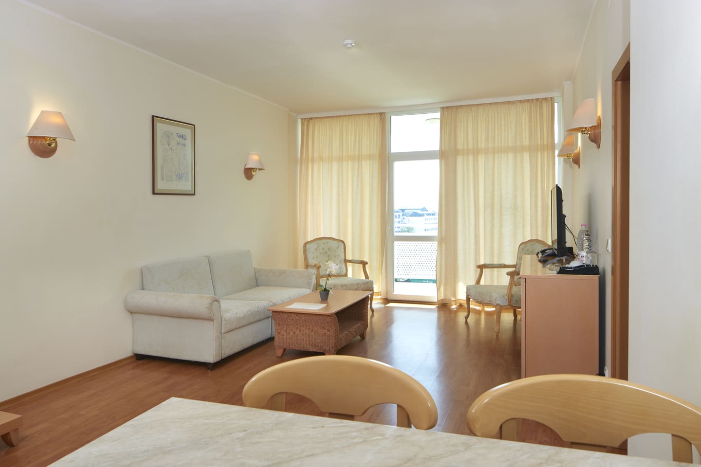 App_1_Bedroom_10.jpg