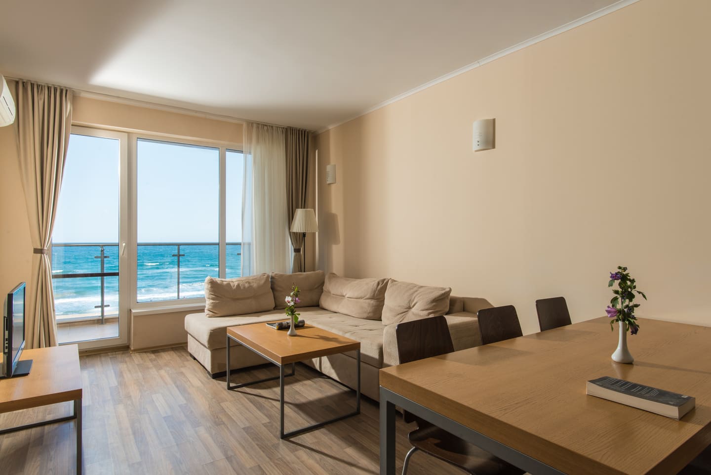 1_Bed_App_Sea_View.jpg