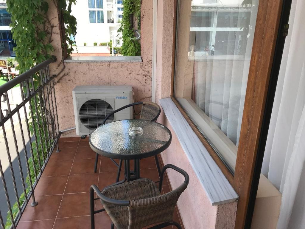 DBL_Balcony_1.jpg