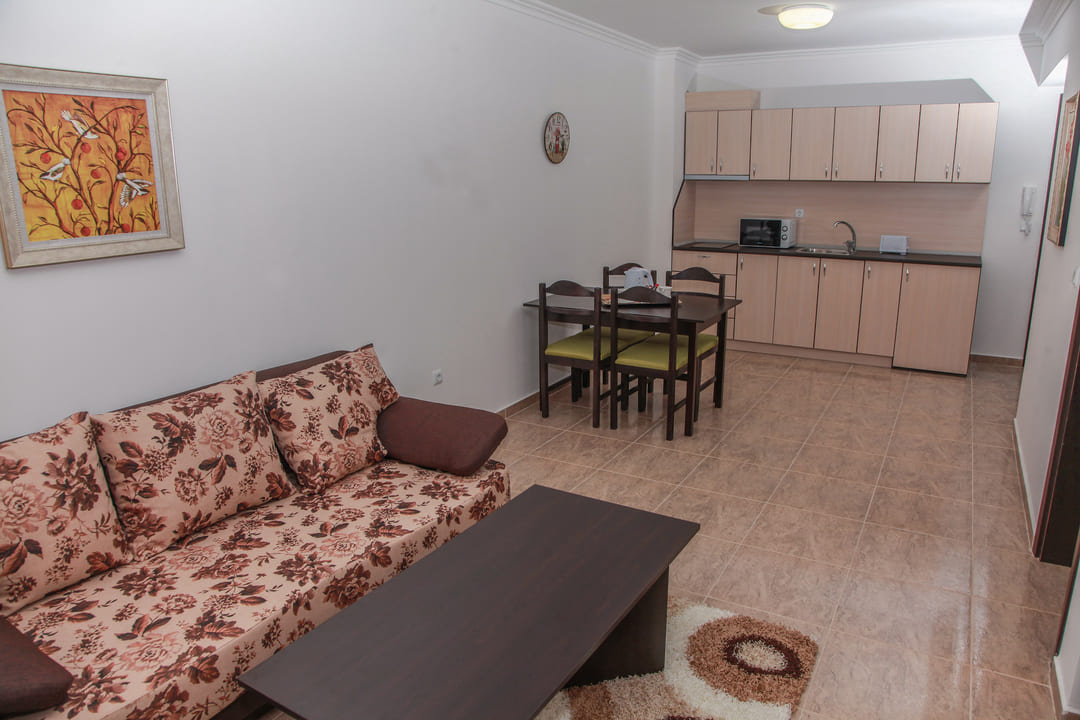 App_1_Bed_Balcony.jpg