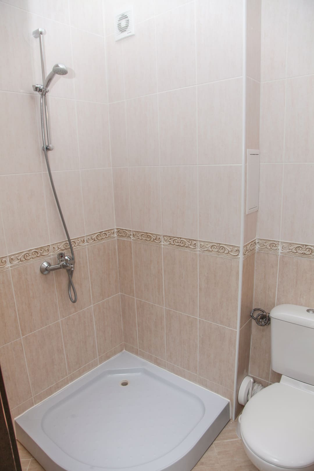 Studio_Balcony_Bathroom.jpg