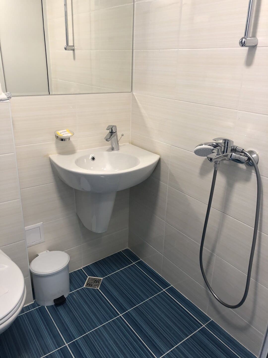 App_Bathroom_1.jpg
