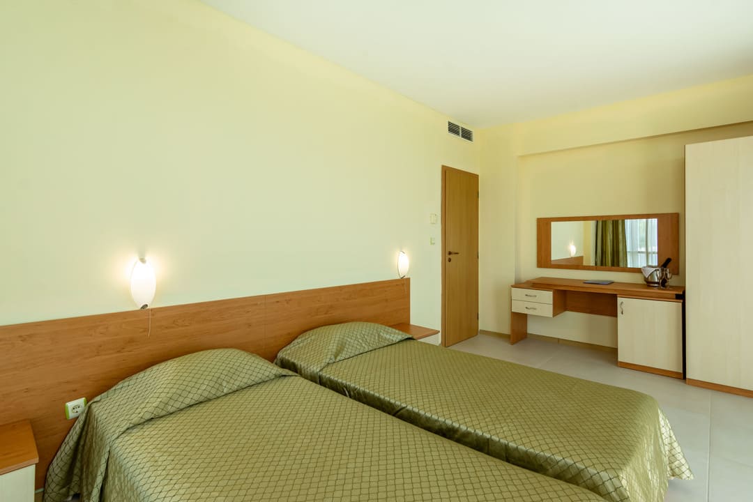 App_1_Bed_3.jpg
