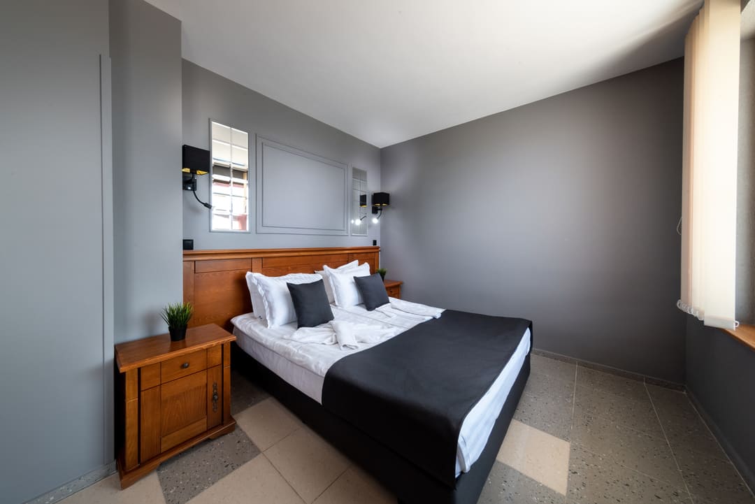 App_1_Bed_3.jpg