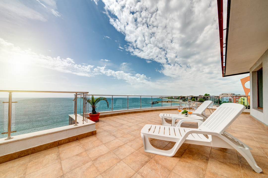 App_1_Bed_Balcony.jpg