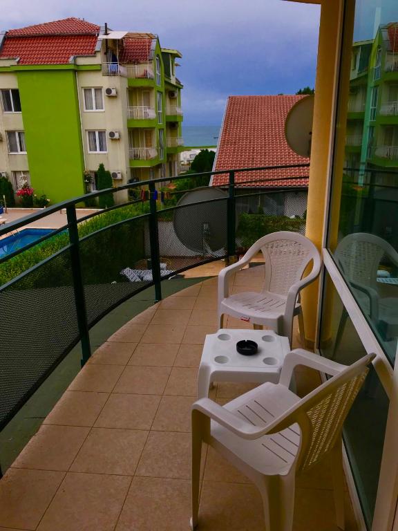DBL_Large_Balcony.jpg