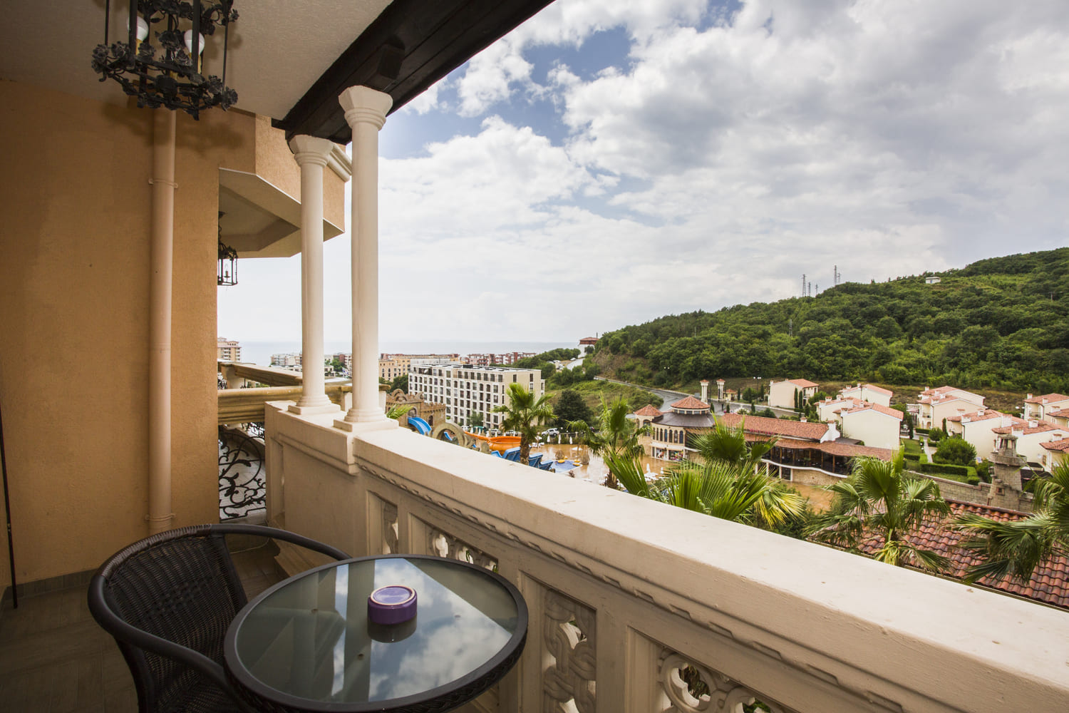 DBL_Balcony.jpg
