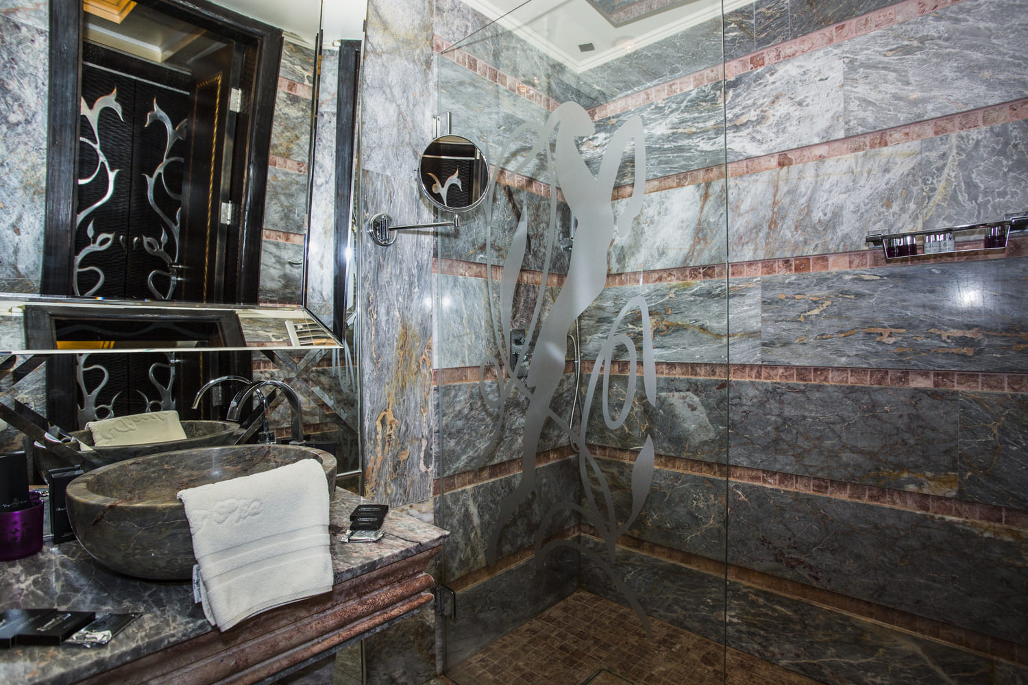 DBL_Bathroom_1.jpg