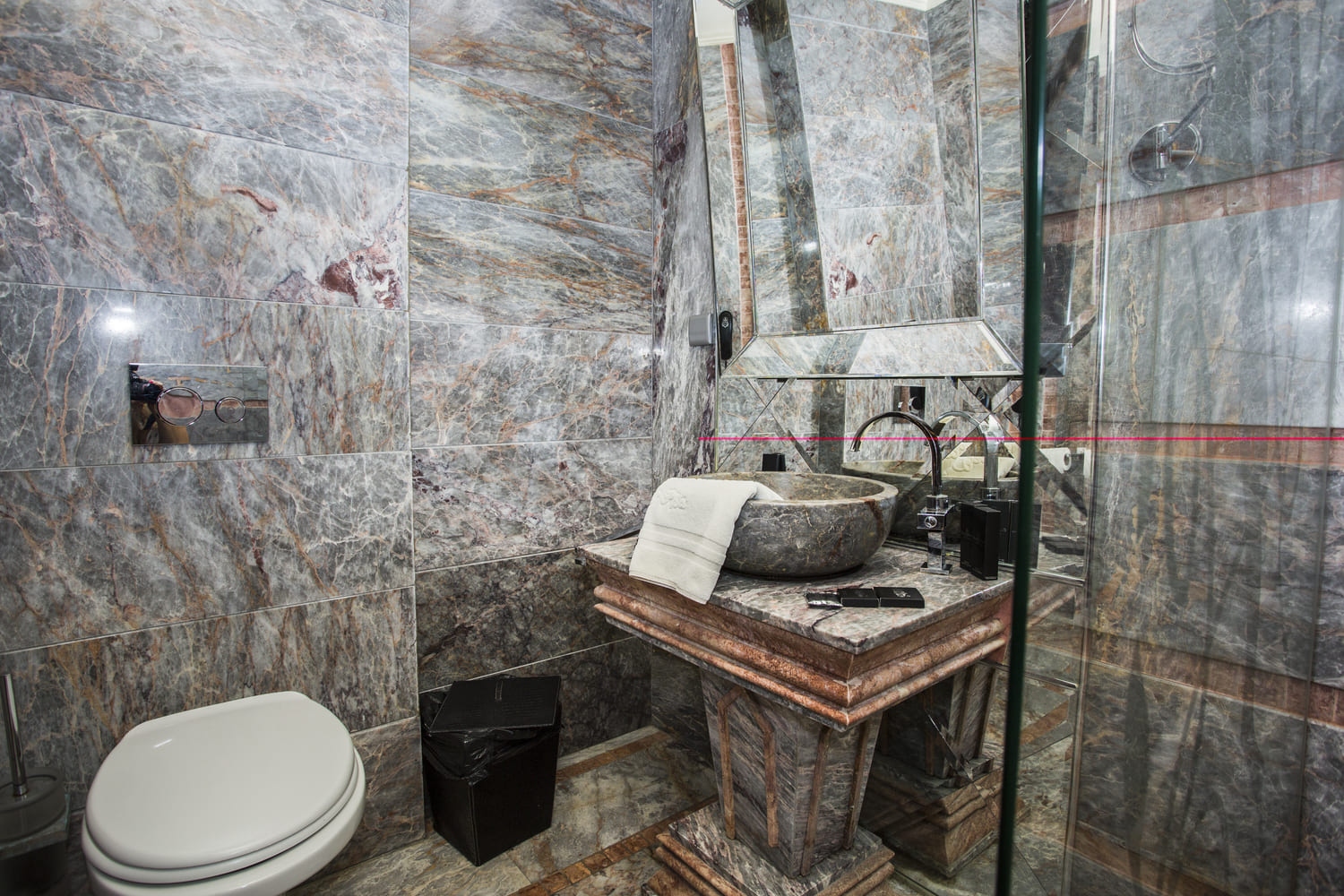 DBL_Bathroom_2.jpg