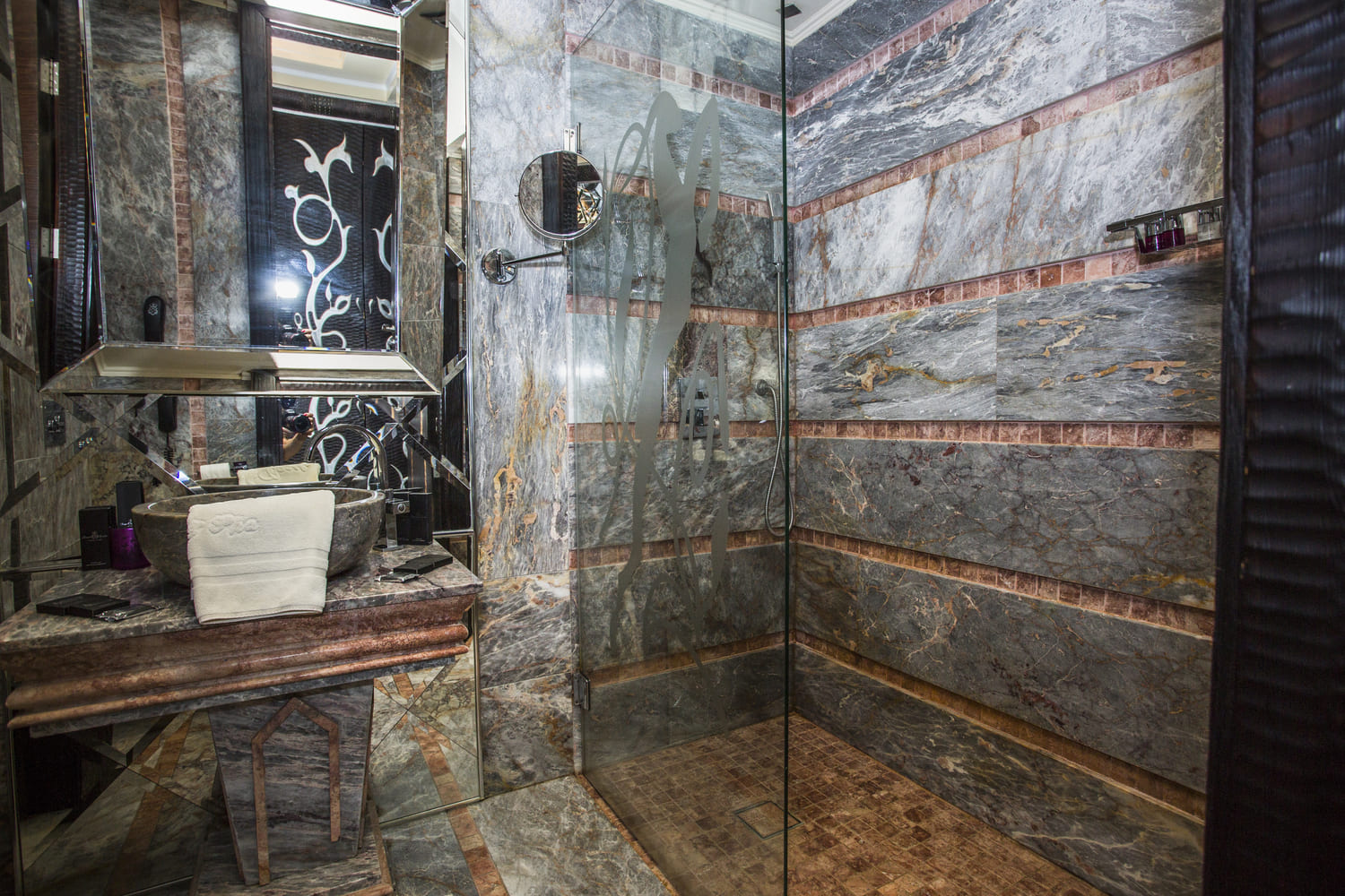 DBL_Bathroom_3.jpg