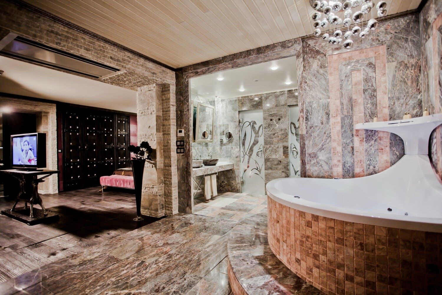 Suite_Hollywood_Design_2.jpg