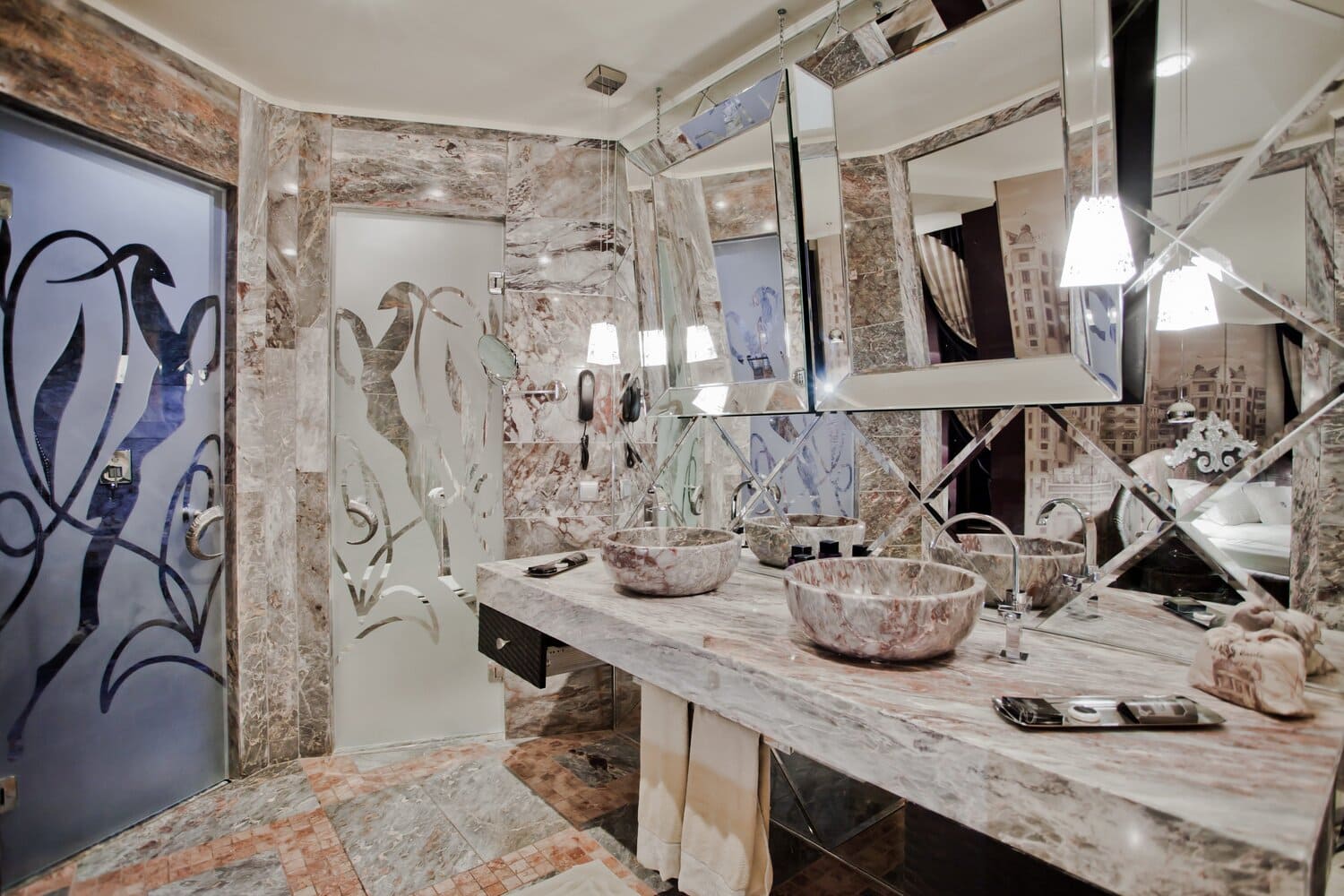 Studio_Bathroom.jpg