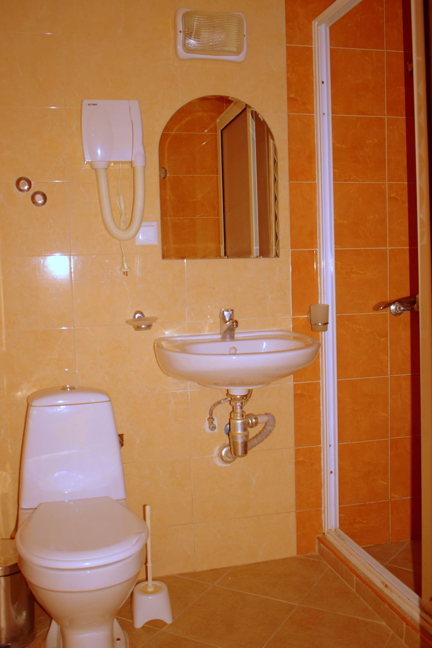 DBL_Bathroom.jpg