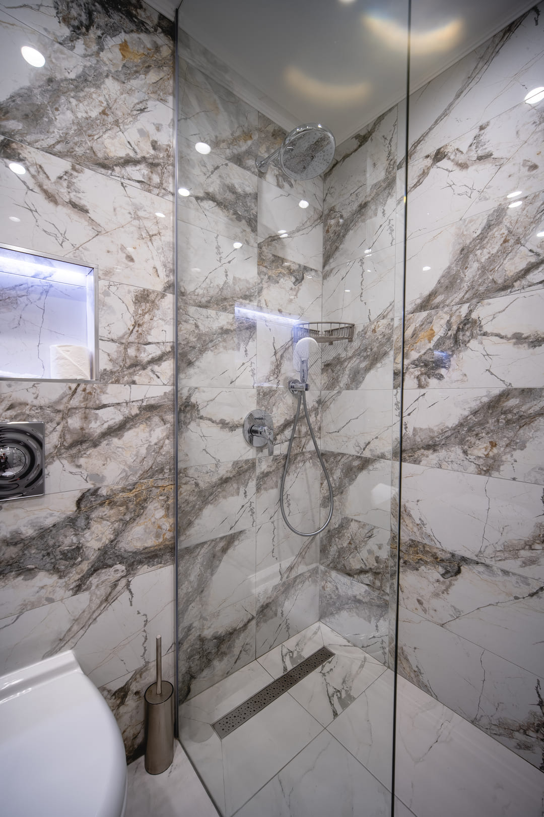 DBL_Premium_PV_Bathroom_1.jpg
