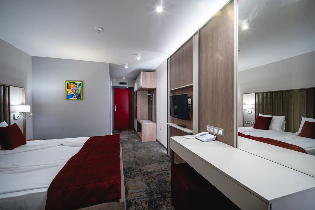 DBL_Premium_SV_Bathroom_1.jpg