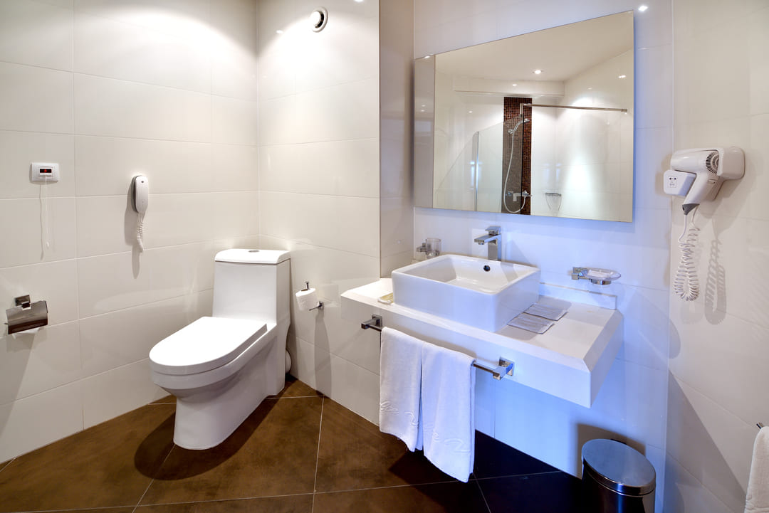 DBL_Superior_Bathroom.jpg