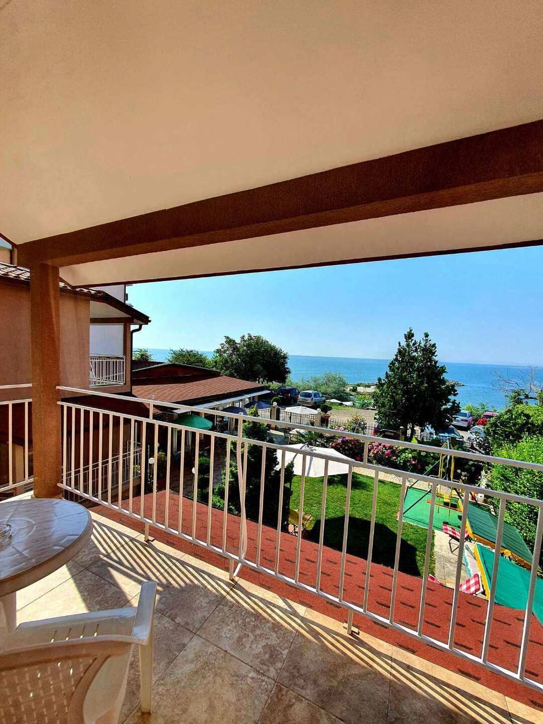 App_2_Bed_Balcony.jpg