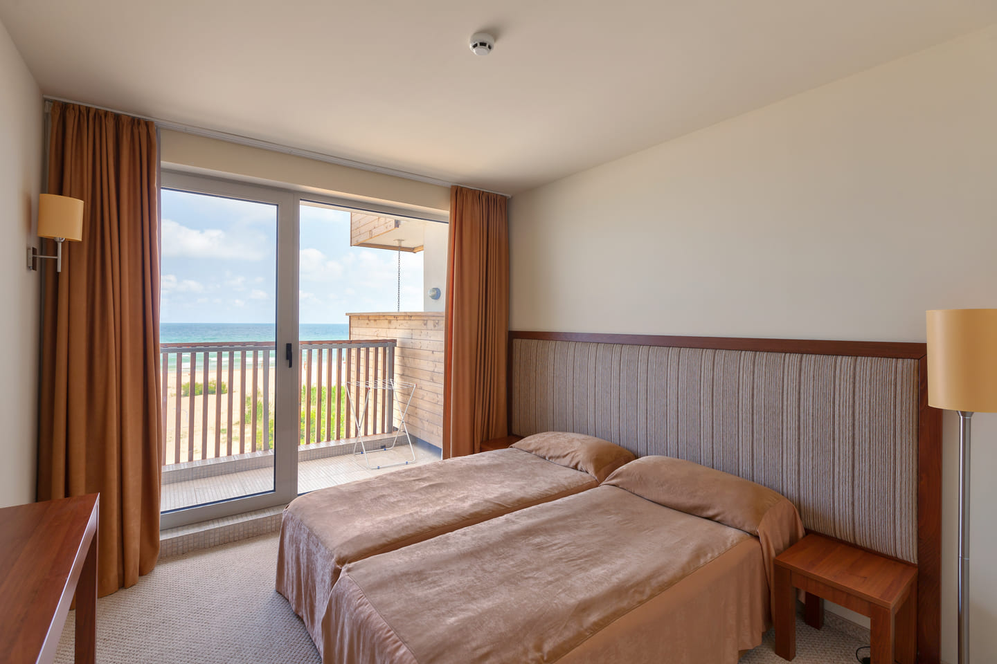 App_1_Bed_SV_1.jpg