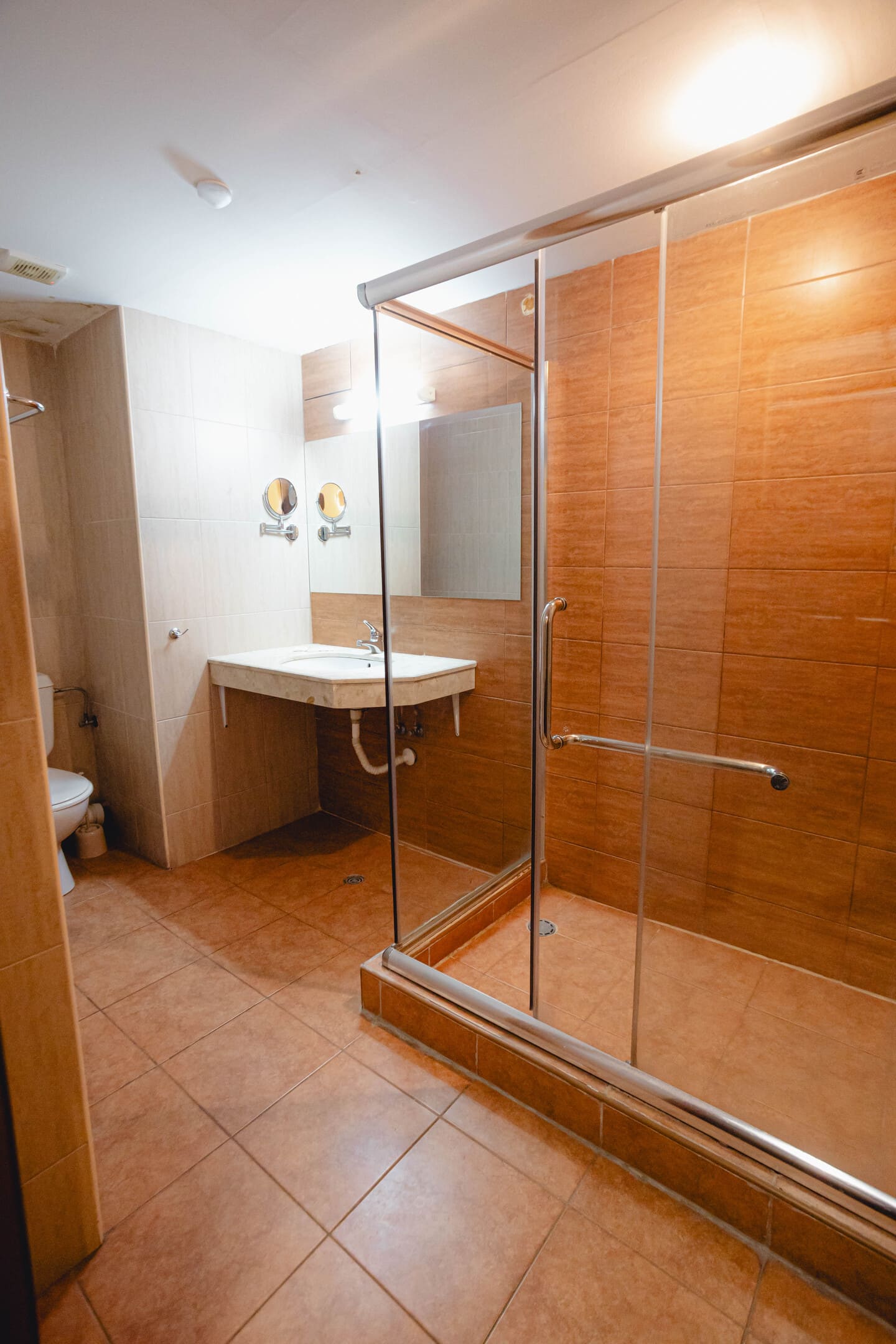 DBL_Bathroom_1.jpg