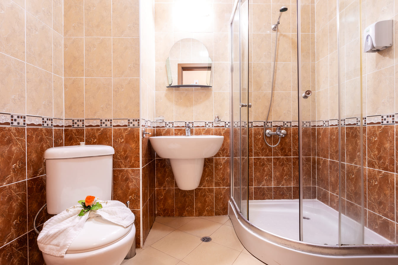 DBL_Large_Bathroom_1.jpg