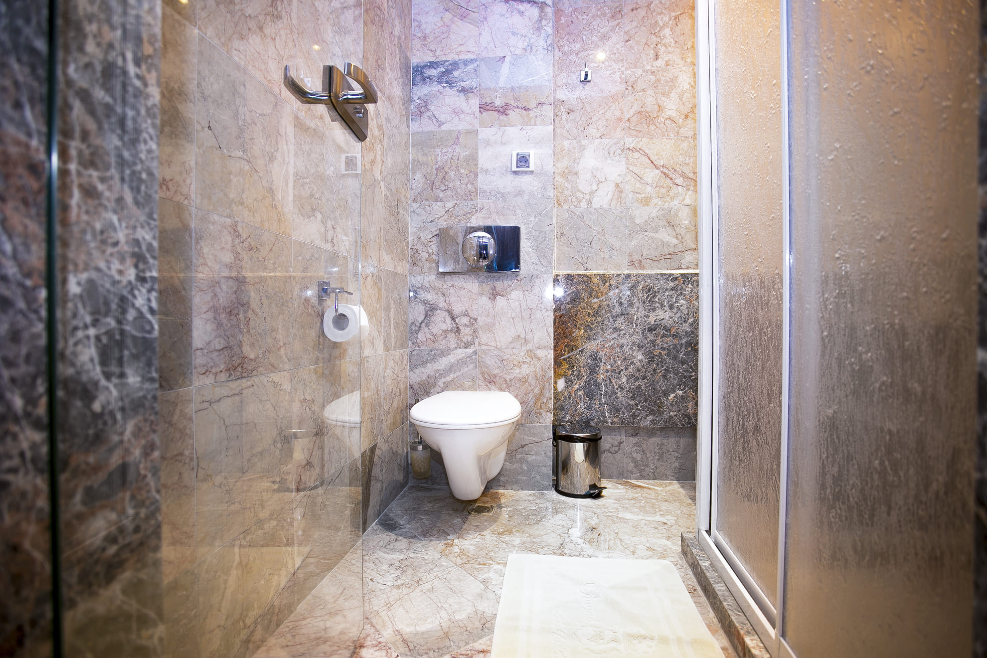 App_Bathroom.jpg