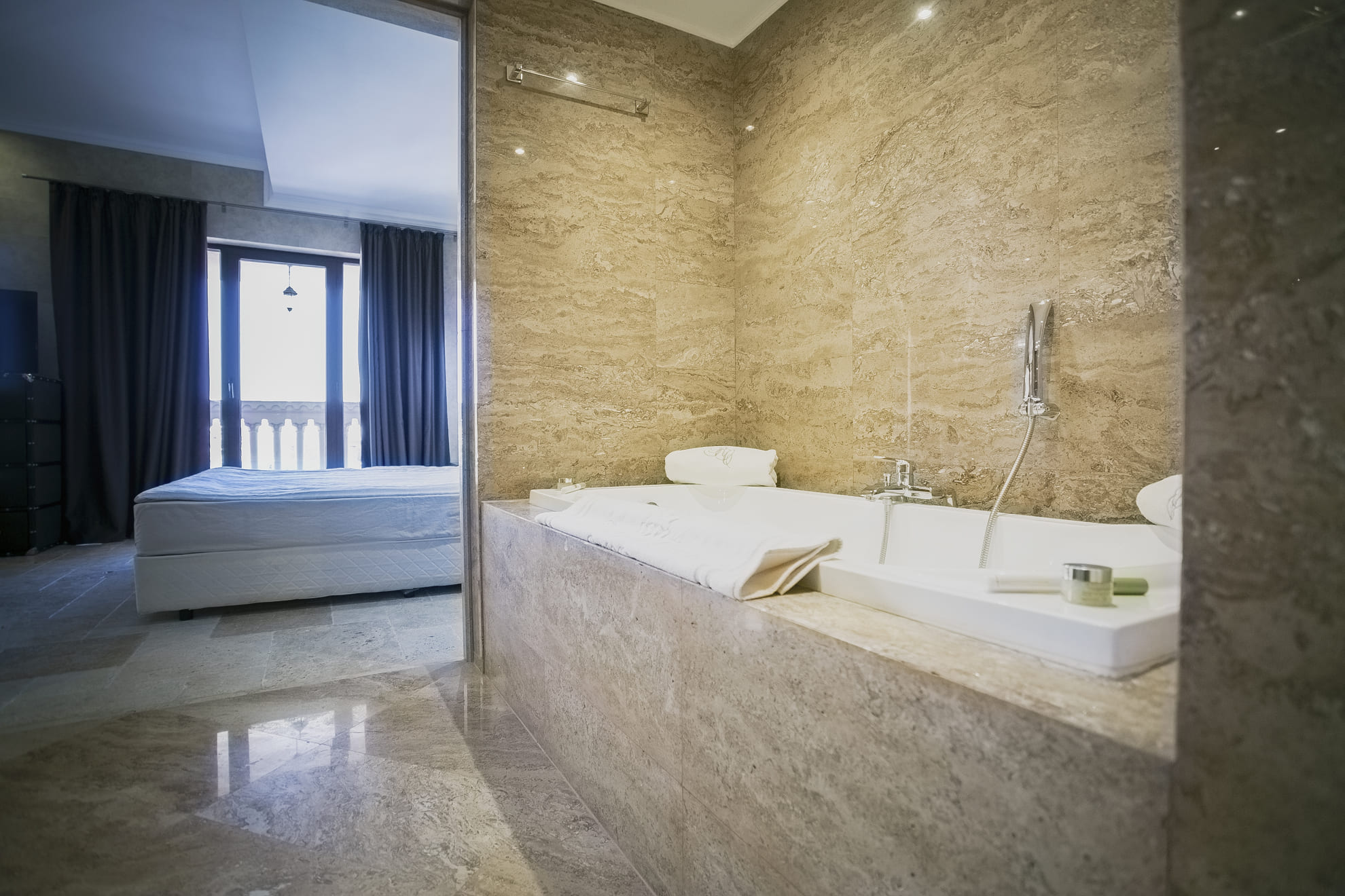 Studio_Standard_Bathroom.jpg