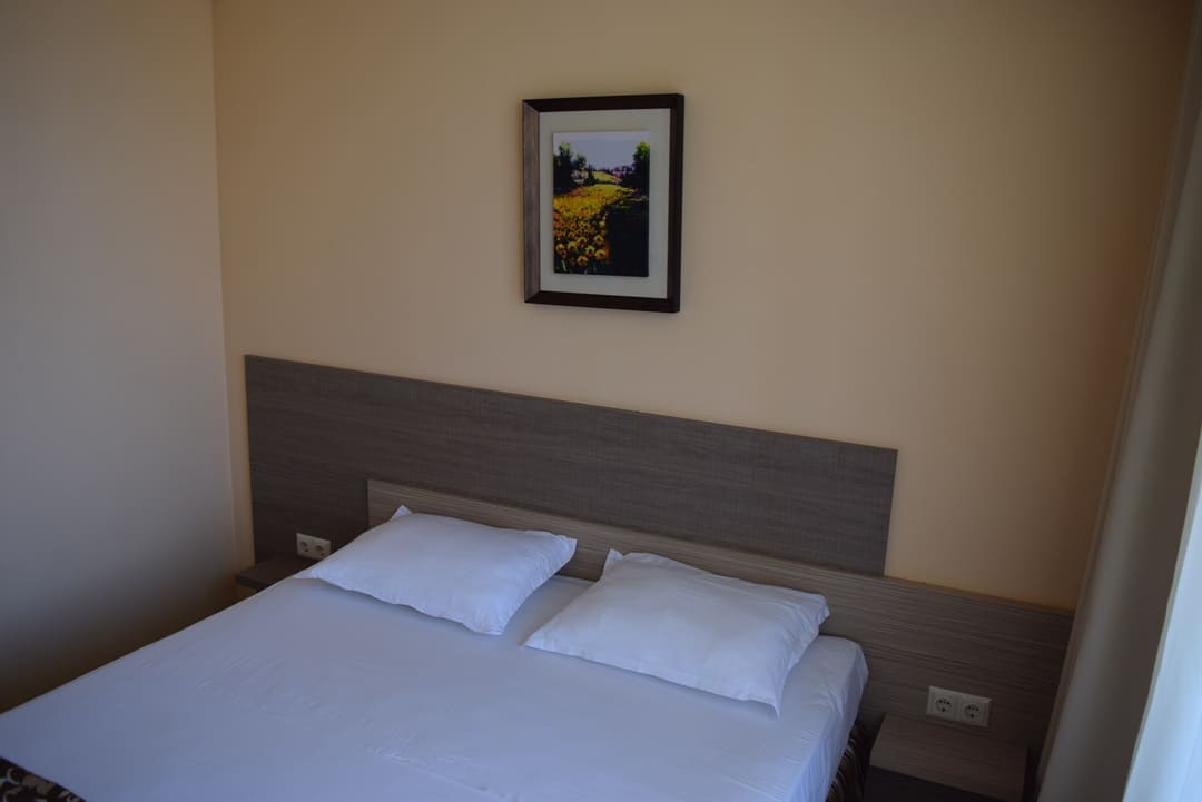 App_1_Bed_16.jpg