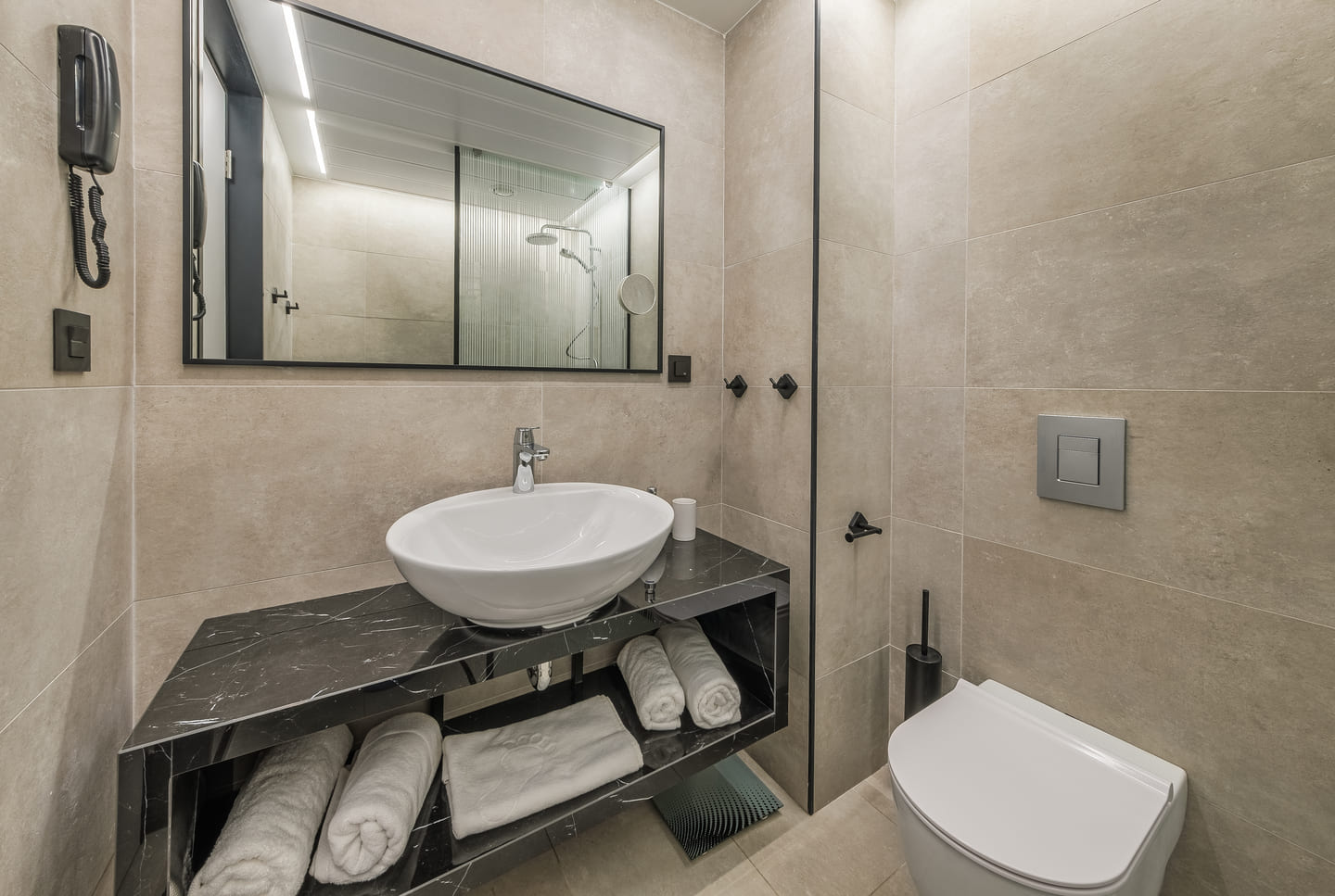 DBL_Bathroom_2.jpg