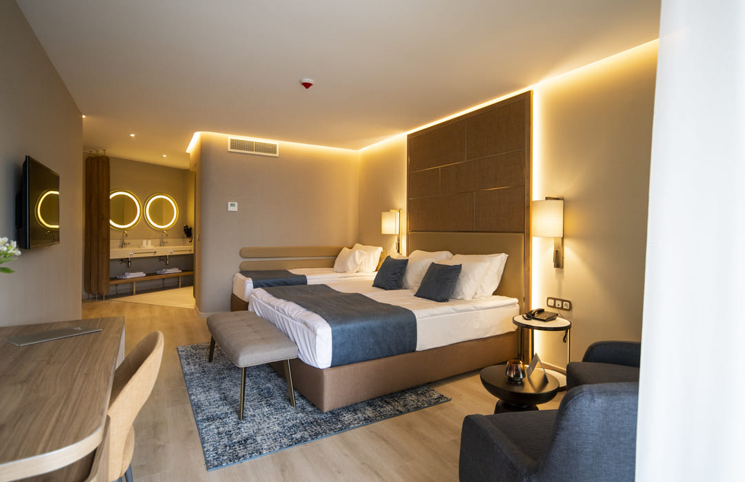 Sea_View_Room_1.jpg