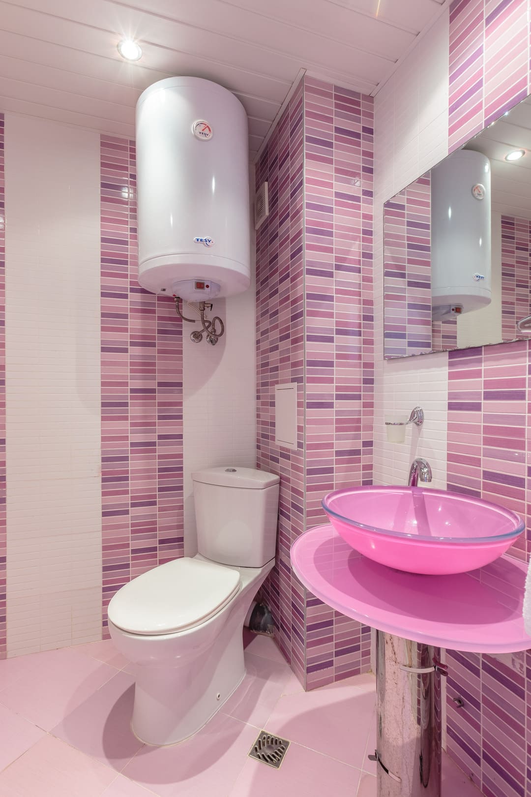 Bathroom_1.jpg