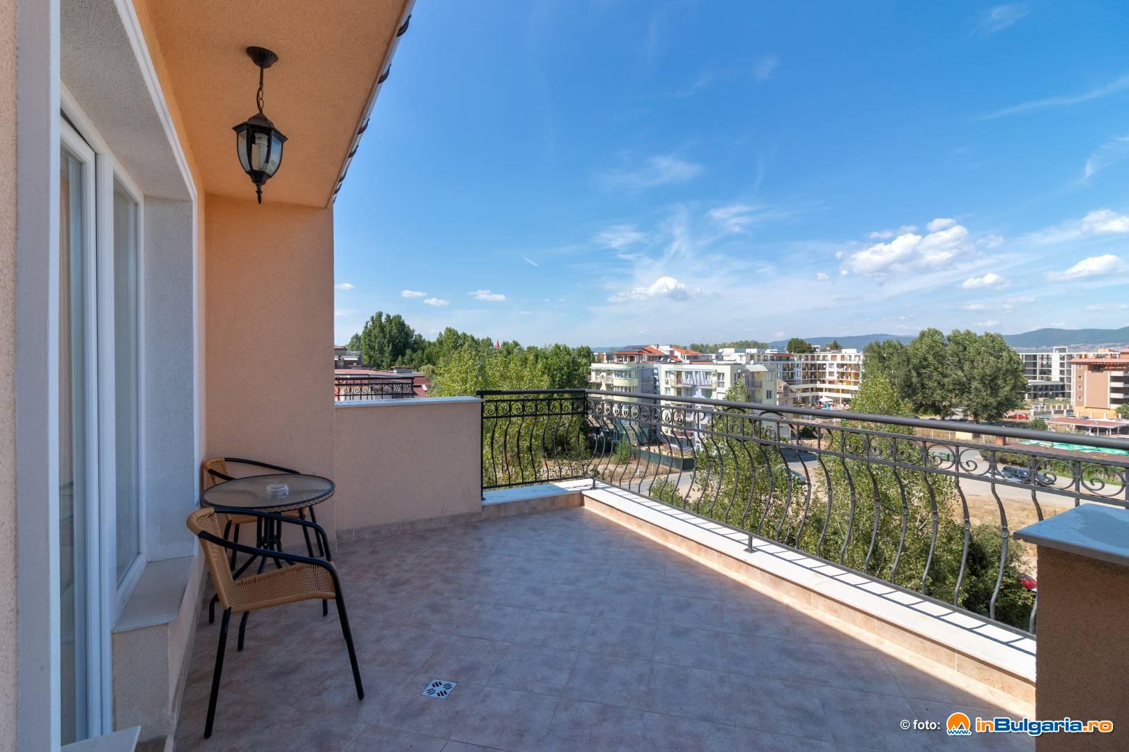 Hotel_Balcony_2.jpg