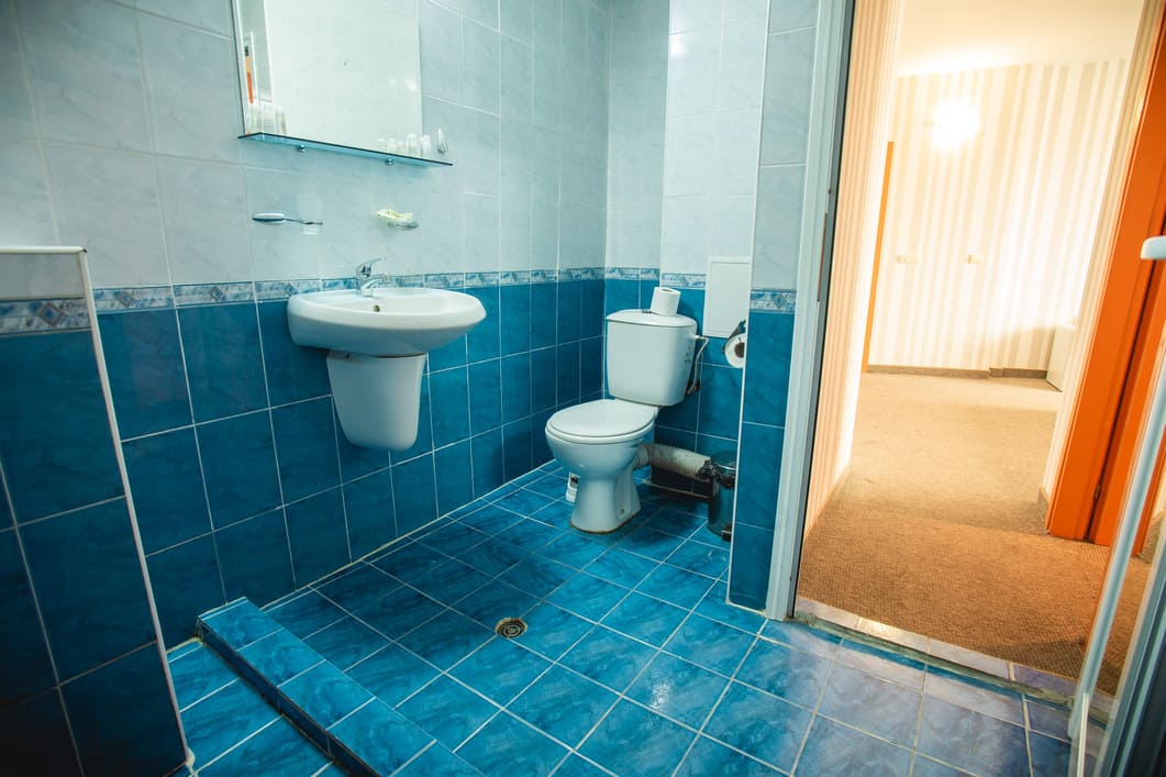 Bathroom_1.jpg