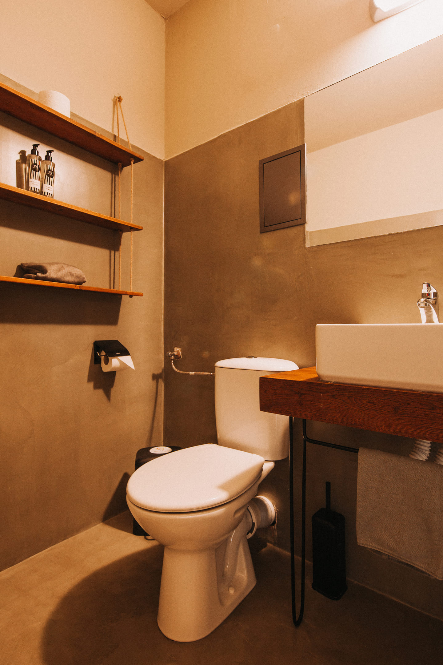 App_2_Bed_Bathroom_2.jpg