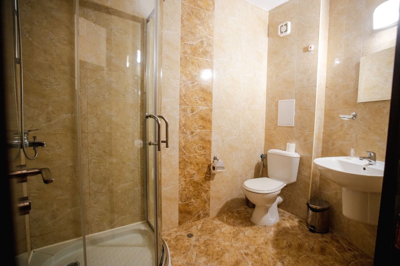 App_Bathroom.jpg
